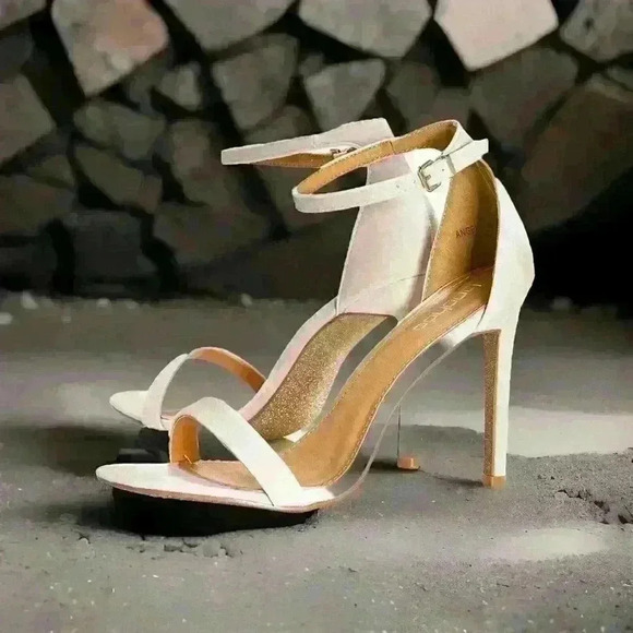 NEW NIB Boohoo Julia Two Part Glitter Sole Stiletto Heel Sandal, Nude - Picture 3 of 5